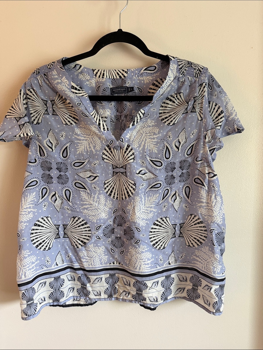 Vineyard Vines Light Blue Seashell Printed V-Neck Short Sleeve Blouse size L